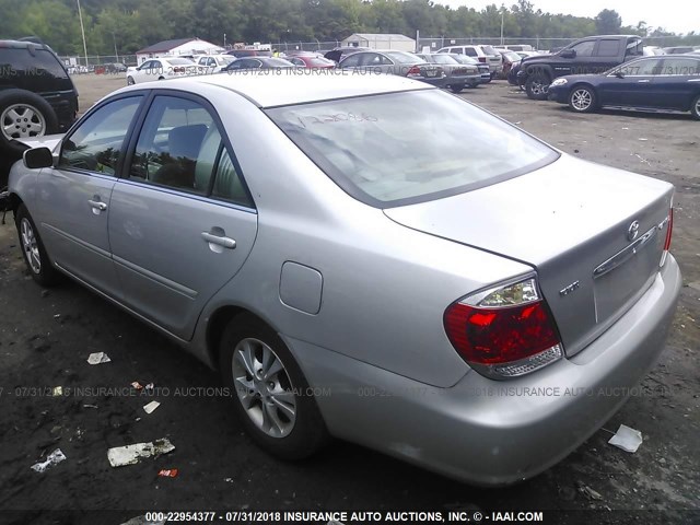 4T1BF30KX6U112568 - 2006 TOYOTA CAMRY LE/XLE/SE 银色 照片 3