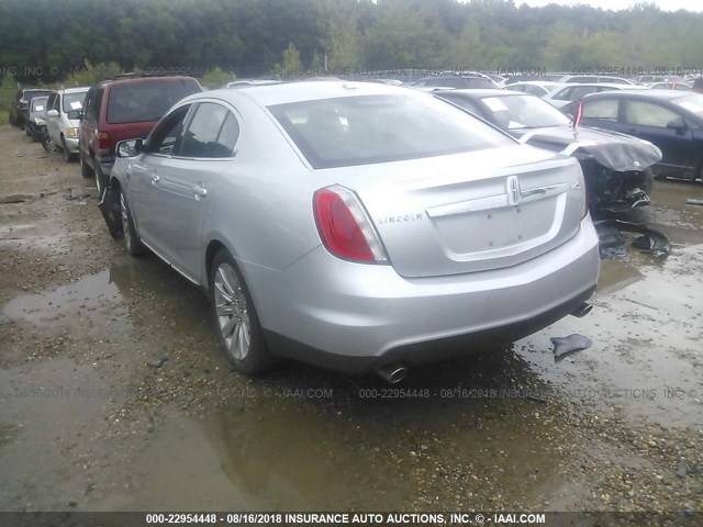 1LNHL9DR1AG605608 - 2010 LINCOLN MKS SILVER photo 3