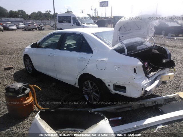 4T1BF1FK4HU454841 - 2017 TOYOTA CAMRY LE/XLE/SE/XSE 白色 照片 3