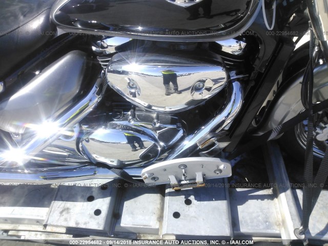 JS1VS55A452109369 - 2005 SUZUKI C50 SILVER photo 8