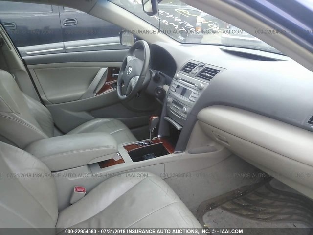 4T1BK3EK0AU605043 - 2010 TOYOTA CAMRY SE/LE/XLE 蓝色 照片 5