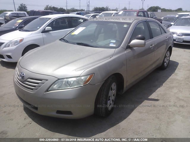 4T1BK46K47U006935 - 2007 TOYOTA CAMRY NEW GENERAT LE/XLE/SE BEIGE photo 2