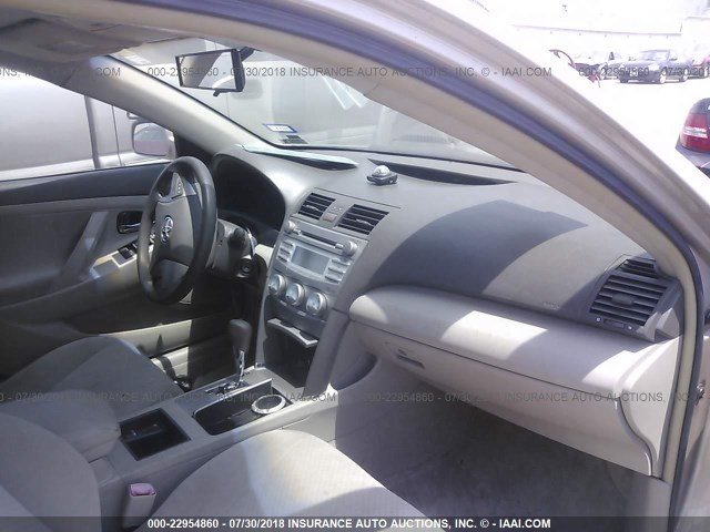4T1BK46K47U006935 - 2007 TOYOTA CAMRY NEW GENERAT LE/XLE/SE BEIGE photo 5