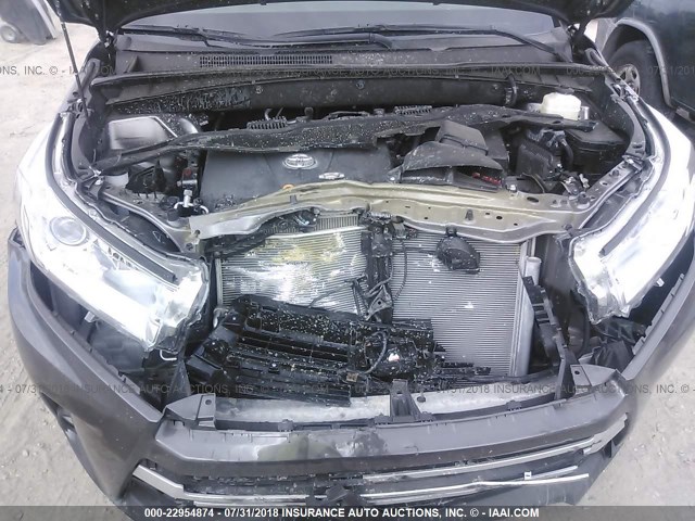 5TDZZRFH8JS258876 - 2018 TOYOTA HIGHLANDER LE/LE PLUS GRAY photo 10