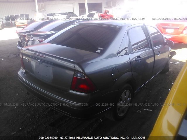 1FAHP34N97W295036 - 2007 FORD FOCUS ZX4/S/SE/SES 灰色 照片 4