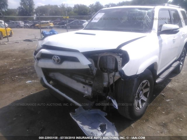 JTEBU5JR0H5470451 - 2017 TOYOTA 4RUNNER SR5 PREM/LTDL/TRAIL/TRD WHITE photo 6