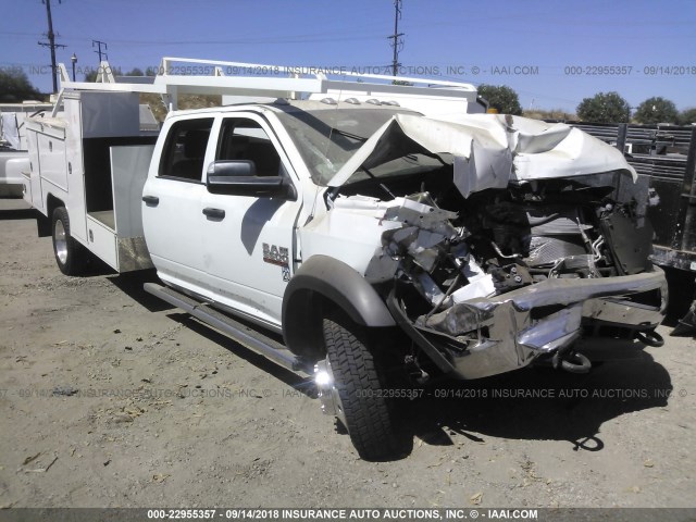 3C7WRNFL5JG145713 - 2018 RAM 5500 4X4 CREWCAB  WHITE photo 1