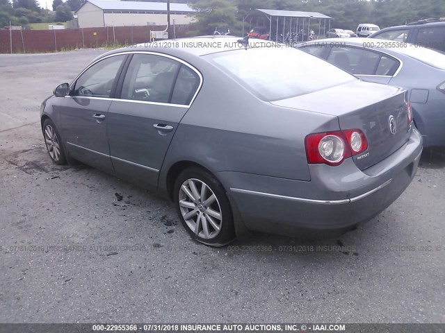 WVWFU73C67P053168 - 2007 VOLKSWAGEN PASSAT 3.6L 4MOTION LUXURY GRAY photo 3