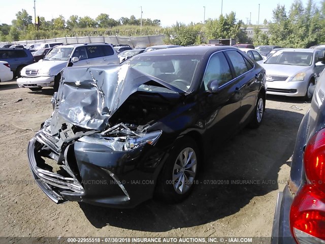 4T1BF1FK1FU911277 - 2015 TOYOTA CAMRY LE/XLE/SE/XSE BLACK photo 2