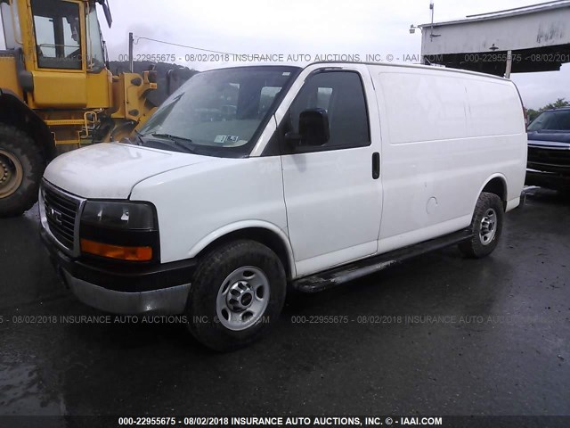 1GTW7FCA9E1913712 - 2014 GMC SAVANA G2500 WHITE photo 2