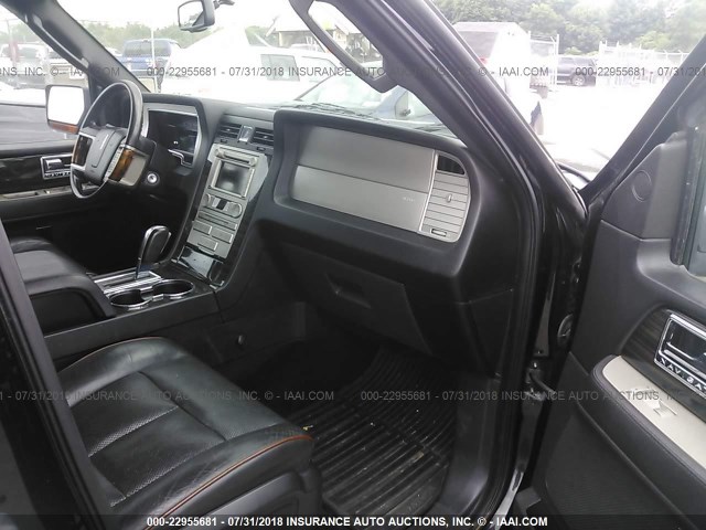 5LMFU28558LJ06487 - 2008 LINCOLN NAVIGATOR BLACK photo 5