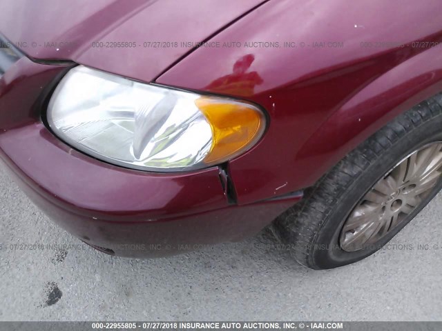 1A4GP45R96B733633 - 2006 CHRYSLER TOWN & COUNTRY  RED photo 6