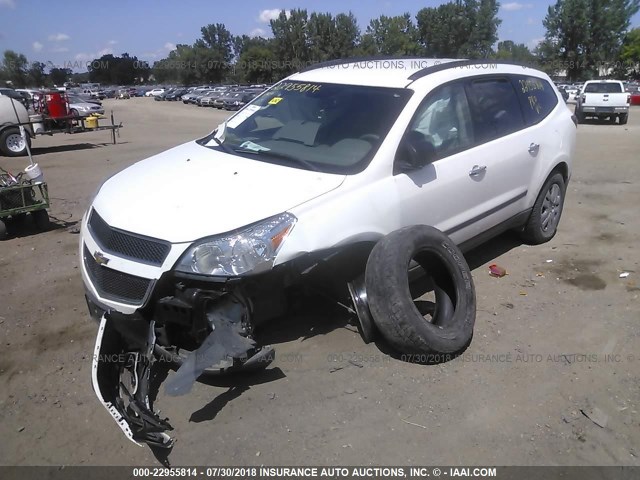 1GNKVFED6CJ328554 - 2012 CHEVROLET TRAVERSE LS WHITE photo 2