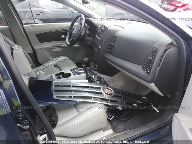 1G6DM57T260120056 - 2006 CADILLAC CTS BLUE photo 5