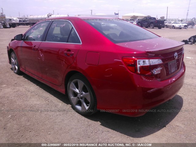 4T1BF1FK7EU777308 - 2014 TOYOTA CAMRY L/SE/LE/XLE RED photo 3