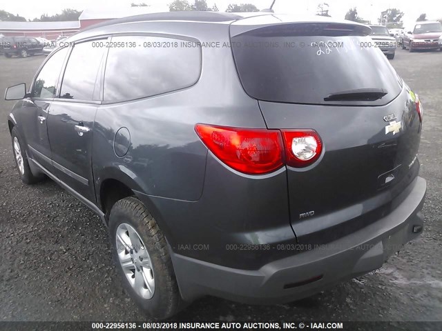 1GNLVEED5AJ217781 - 2010 CHEVROLET TRAVERSE LS GRAY photo 3