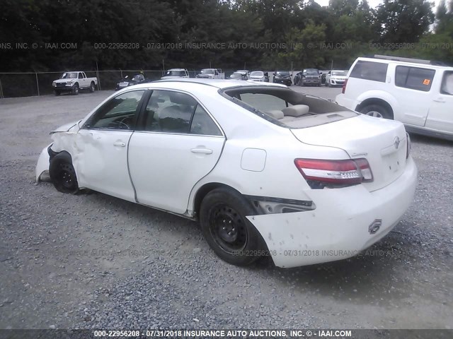 4T1BF3EKXAU572329 - 2010 TOYOTA CAMRY SE/LE/XLE WHITE photo 3