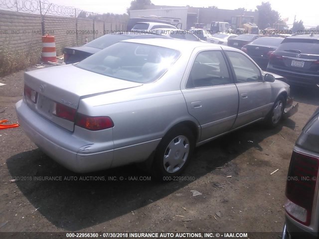 4T1BG22K51U098303 - 2001 TOYOTA CAMRY CE/LE/XLE 银色 照片 4