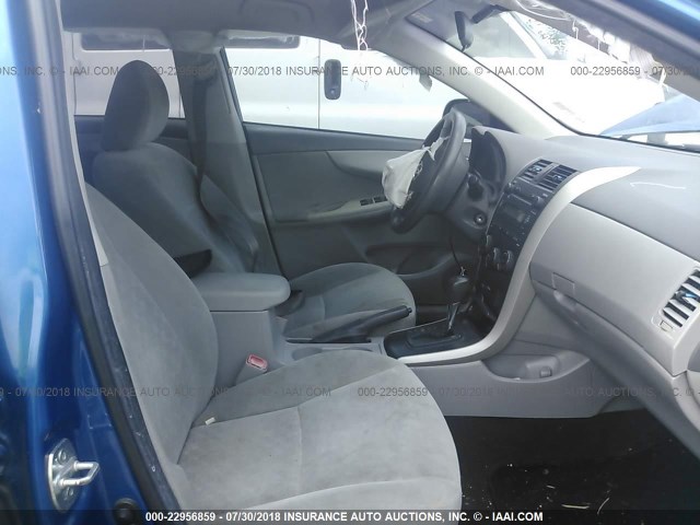 1NXBU40E19Z029685 - 2009 TOYOTA COROLLA S/LE/XLE BLUE photo 5