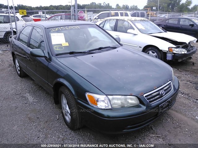 4T1BG22K61U810110 - 2001 TOYOTA CAMRY CE/LE/XLE მწვანე ფოტო 1