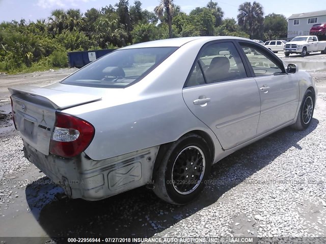 4T1BE32K62U117101 - 2002 TOYOTA CAMRY LE/XLE/SE 银色 照片 4