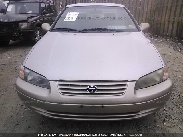 4T1BG22K5XU903211 - 1999 TOYOTA CAMRY CE/LE/XLE ბეჟი ფოტო 6