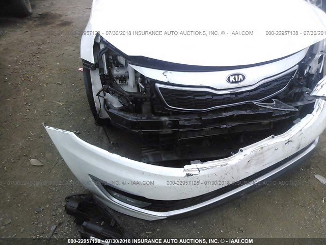 KNAGM4AD0D5045022 - 2013 KIA OPTIMA HYBRID WHITE photo 6