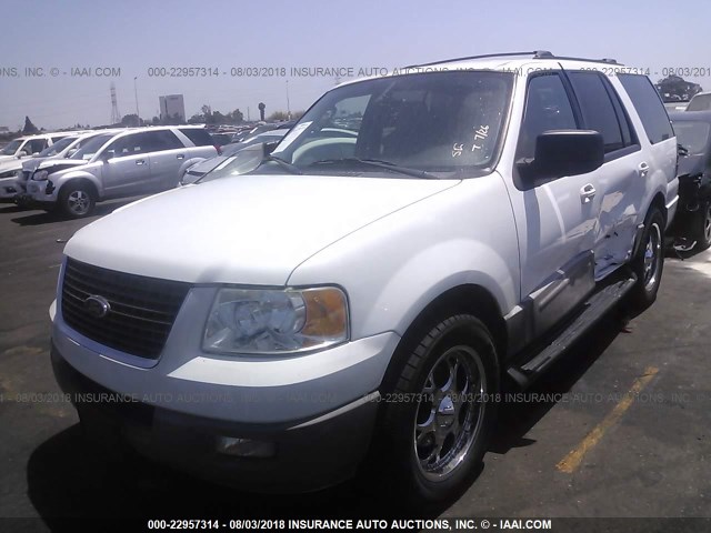 1FMEU15W93LC41129 - 2003 FORD EXPEDITION XLT WHITE photo 2
