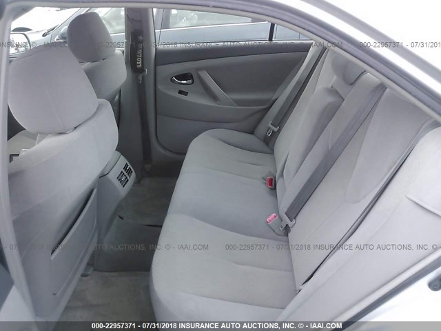 JTNBB46K293049954 - 2009 TOYOTA CAMRY HYBRID SILVER photo 8