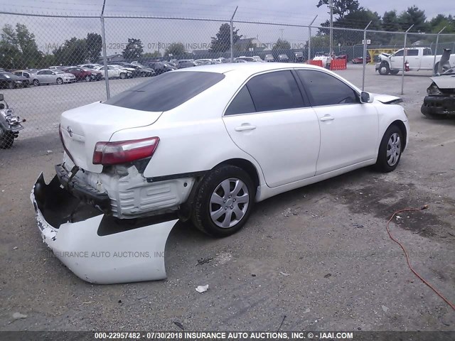 4T4BE46K09R059390 - 2009 TOYOTA CAMRY SE/LE/XLE WHITE photo 4