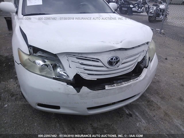 4T4BE46K09R059390 - 2009 TOYOTA CAMRY SE/LE/XLE WHITE photo 6