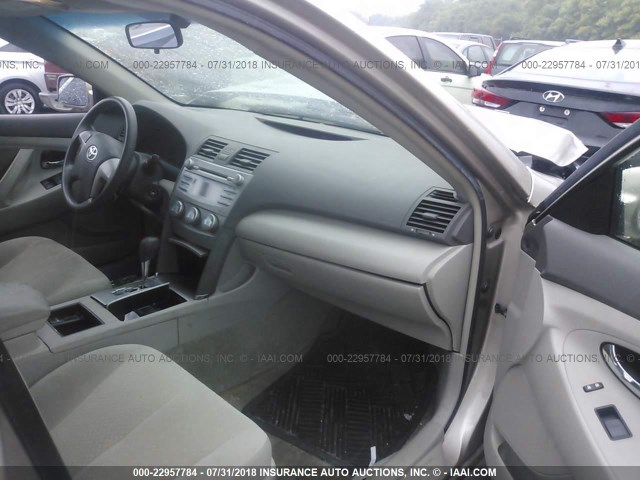 JTNBE46K573116387 - 2007 TOYOTA CAMRY NEW GENERAT CE/LE/XLE/SE TAN photo 5