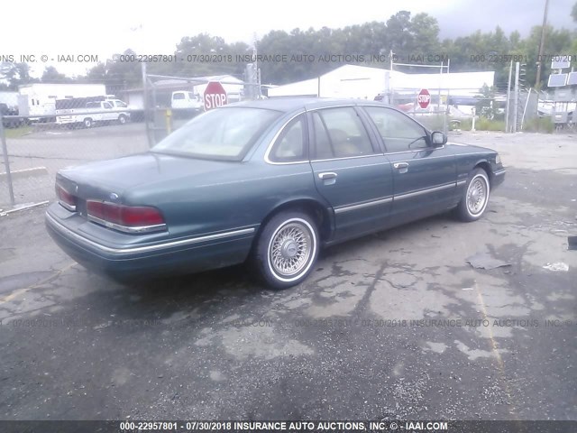 2FALP74W3SX107375 - 1995 FORD CROWN VICTORIA LX GREEN photo 4