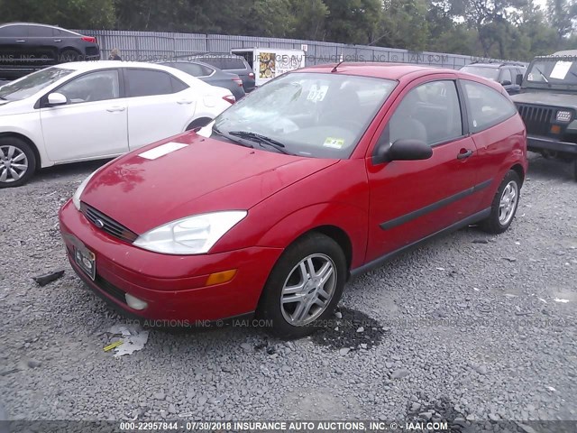 3FAFP313XYR137089 - 2000 FORD FOCUS ZX3 RED photo 2