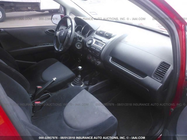 JHMGD37677S062006 - 2007 HONDA FIT S RED photo 5