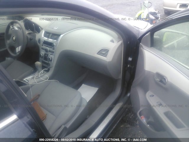 1G1ZG57B29F127147 - 2009 CHEVROLET MALIBU LS Mavi foto 5