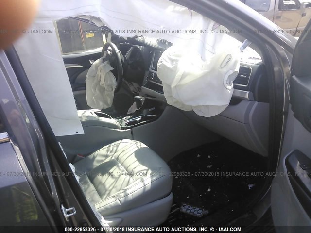 5TDJKRFH3FS201350 - 2015 TOYOTA HIGHLANDER XLE ნაცრისფერი ფოტო 5