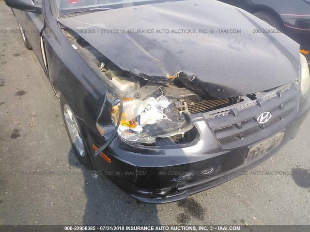 KMHCG45C74U545898 - 2004 HYUNDAI ACCENT BLACK photo 6