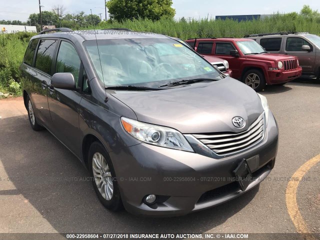 5TDYK3DC1CS176446 - 2012 TOYOTA SIENNA XLE/LIMITED SILVER photo 1