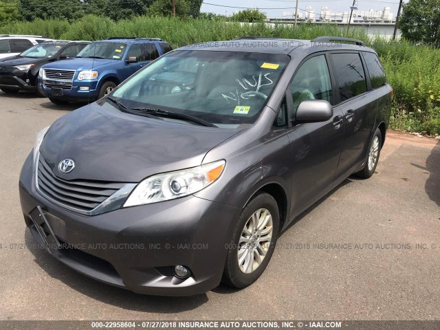 5TDYK3DC1CS176446 - 2012 TOYOTA SIENNA XLE/LIMITED SILVER photo 2