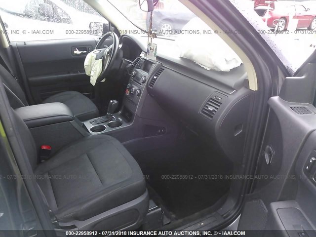 2FMGK5B89FBA08268 - 2015 FORD FLEX SE GRAY photo 5