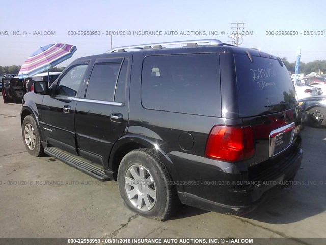 5LMFU28R23LJ50670 - 2003 LINCOLN NAVIGATOR შავი ფოტო 3