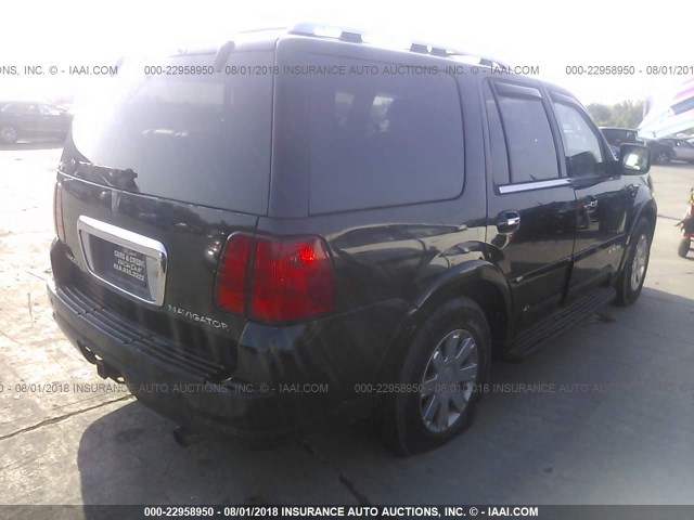 5LMFU28R23LJ50670 - 2003 LINCOLN NAVIGATOR შავი ფოტო 4