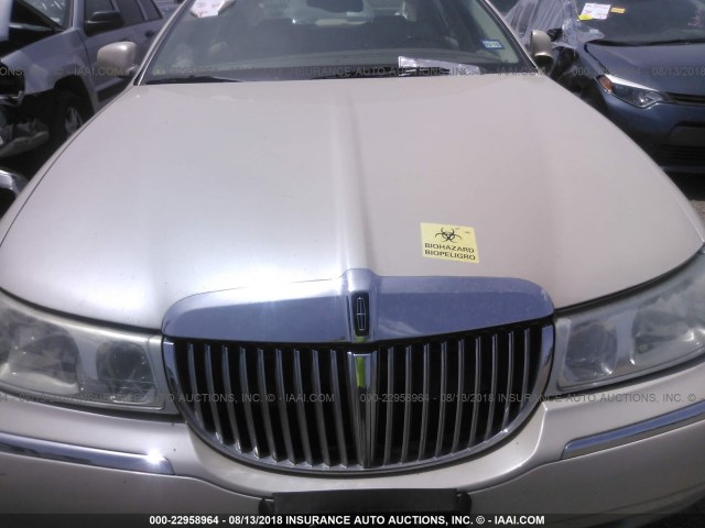 1LNHM83W7YY929374 - 2000 LINCOLN TOWN CAR CARTIER BEIGE photo 10