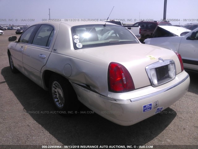 1LNHM83W7YY929374 - 2000 LINCOLN TOWN CAR CARTIER BEIGE photo 3