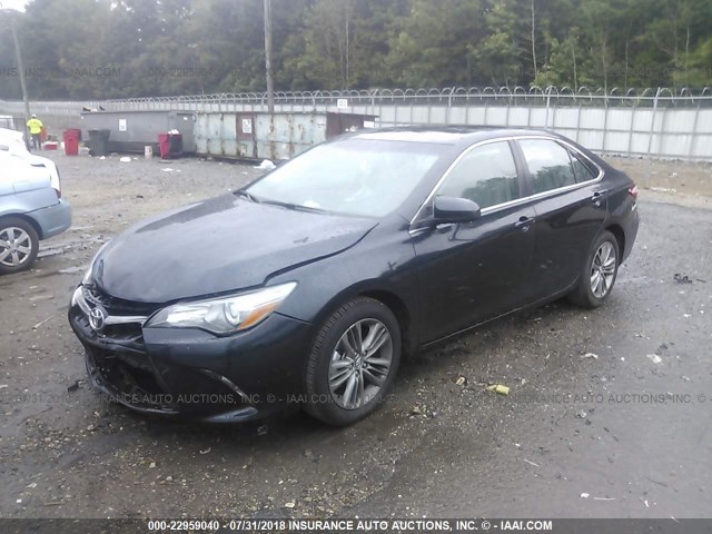 4T1BF1FK2GU136831 - 2016 TOYOTA CAMRY LE/XLE/SE/XSE Dark Blue photo 2