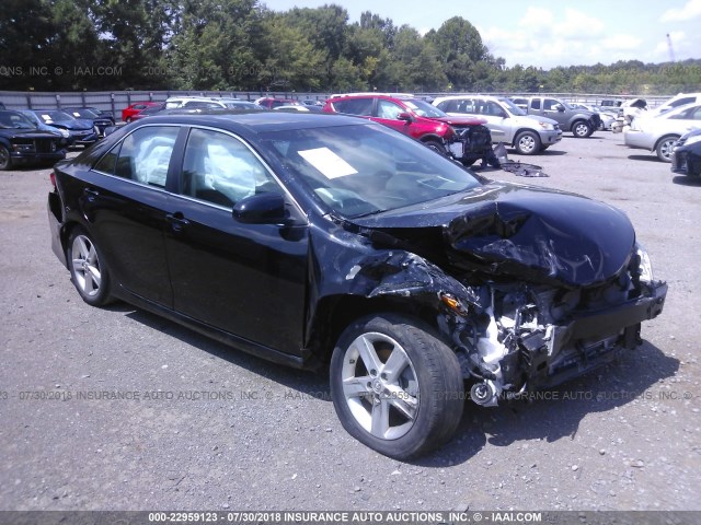 4T1BF1FK1EU401865 - 2014 TOYOTA CAMRY L/SE/LE/XLE შავი ფოტო 1