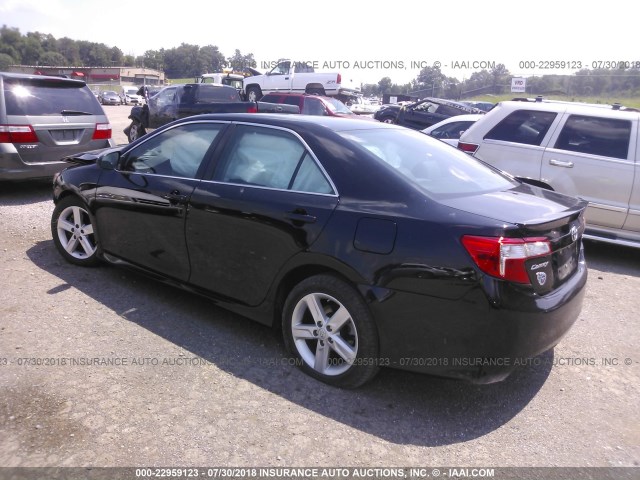 4T1BF1FK1EU401865 - 2014 TOYOTA CAMRY L/SE/LE/XLE შავი ფოტო 3