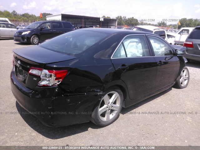 4T1BF1FK1EU401865 - 2014 TOYOTA CAMRY L/SE/LE/XLE შავი ფოტო 4