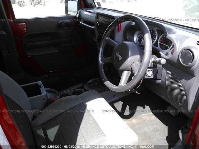 1J4BZ3H18AL147867 - 2010 JEEP WRANGLER UNLIMITE SPORT RED photo 5